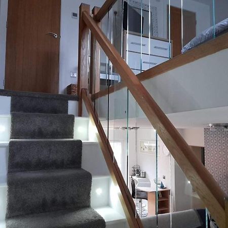 Outstanding Modern 1-Bed House In Chippenham Chippenham (Wiltshire) Bagian luar foto