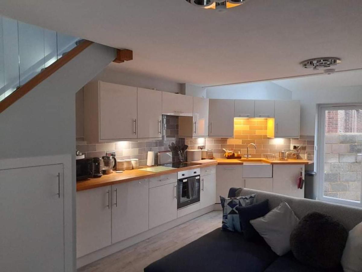 Outstanding Modern 1-Bed House In Chippenham Chippenham (Wiltshire) Bagian luar foto