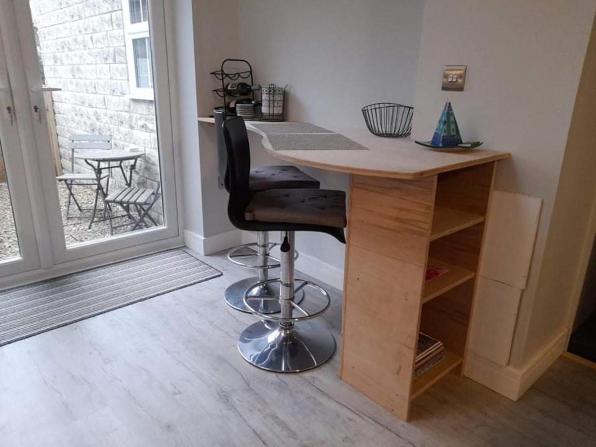 Outstanding Modern 1-Bed House In Chippenham Chippenham (Wiltshire) Bagian luar foto