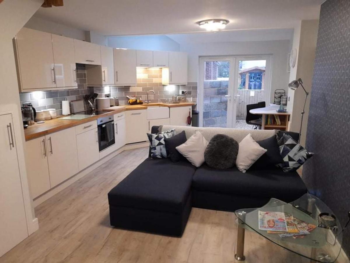 Outstanding Modern 1-Bed House In Chippenham Chippenham (Wiltshire) Bagian luar foto