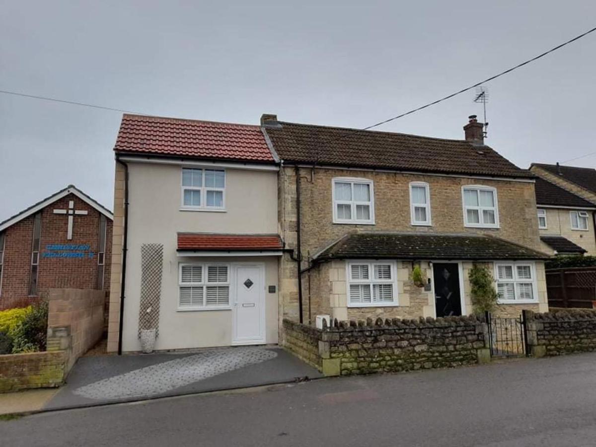 Outstanding Modern 1-Bed House In Chippenham Chippenham (Wiltshire) Bagian luar foto