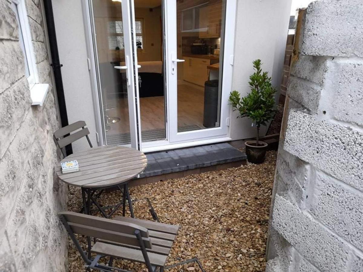 Outstanding Modern 1-Bed House In Chippenham Chippenham (Wiltshire) Bagian luar foto