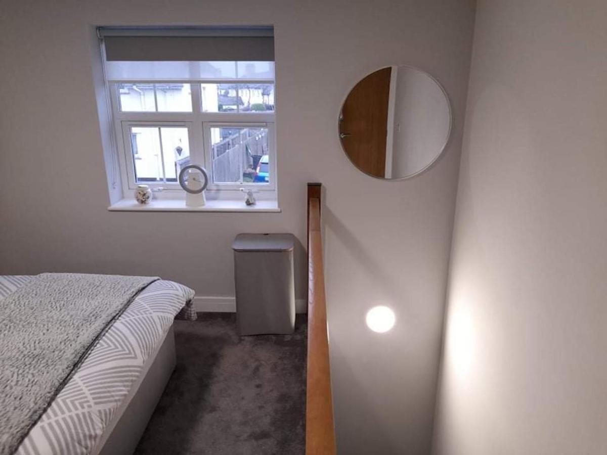 Outstanding Modern 1-Bed House In Chippenham Chippenham (Wiltshire) Bagian luar foto
