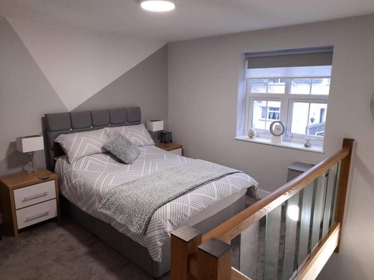 Outstanding Modern 1-Bed House In Chippenham Chippenham (Wiltshire) Bagian luar foto